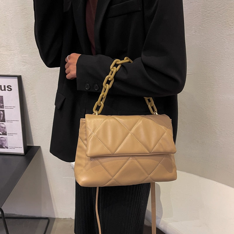 Ymke — crossbodytas in compact model