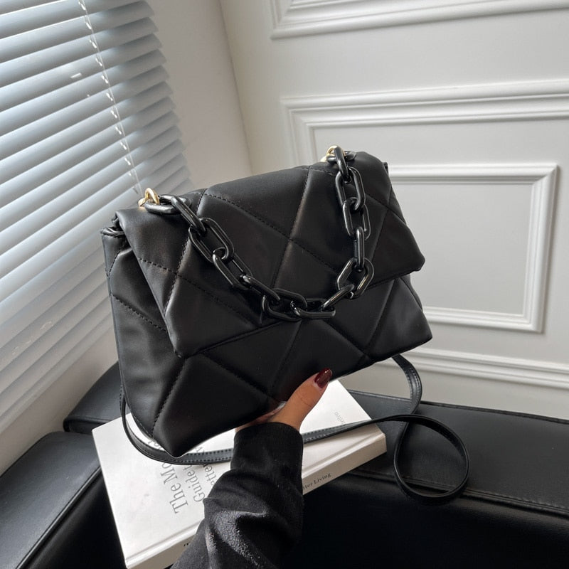 Ymke — crossbodytas in compact model