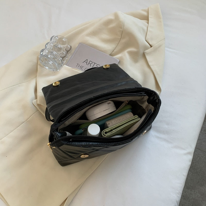 Ymke — crossbodytas in compact model