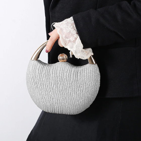 Klaasina — clutch in klein formaat