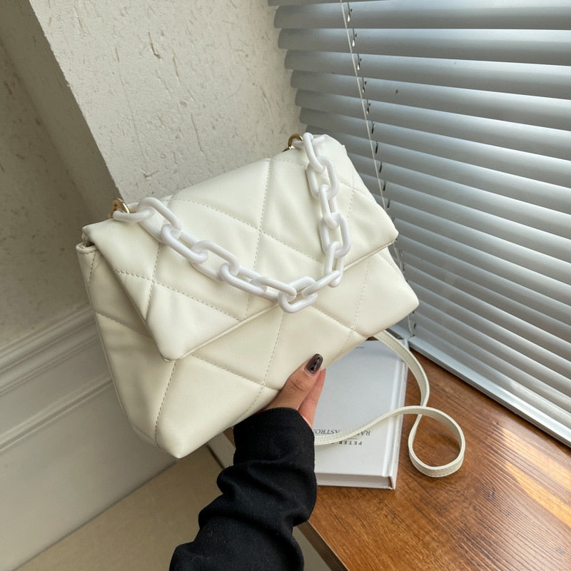 Ymke — crossbodytas in compact model