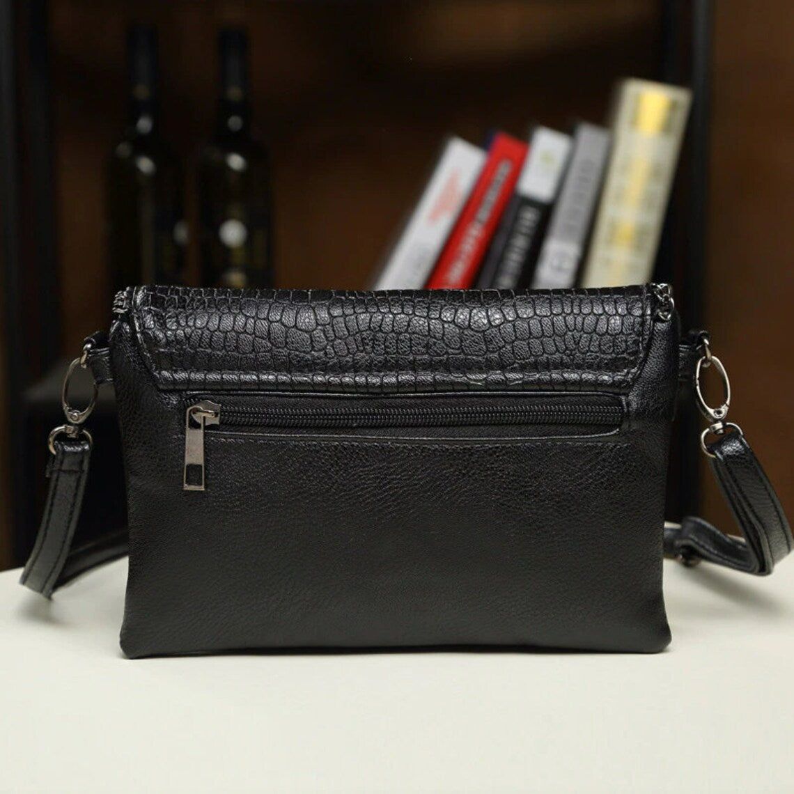 Alida — clutch