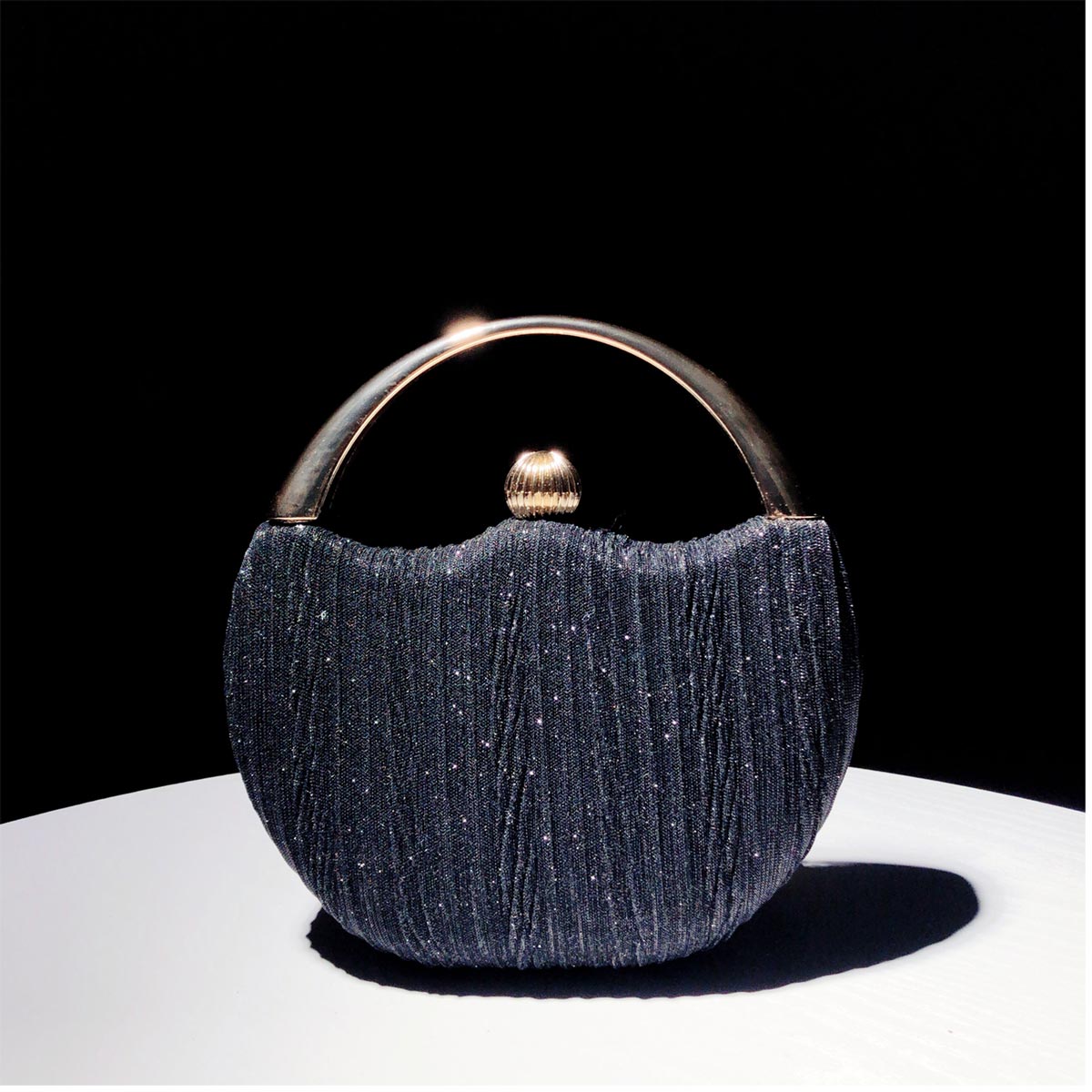 Klaasina — clutch in klein formaat